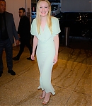 dakotafanningdaily-arrivingatthetodayshow-010.jpg