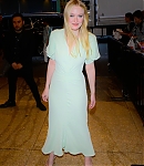 dakotafanningdaily-arrivingatthetodayshow-011.jpg