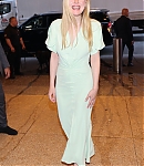 dakotafanningdaily-arrivingatthetodayshow-029.jpg