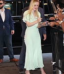 dakotafanningdaily-arrivingatthetodayshow-033.jpg