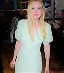 dakotafanningdaily-arrivingatthetodayshow-058.jpg