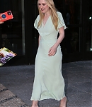 dakotafanningdaily-arrivingatthetodayshow-066.jpg