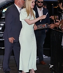 dakotafanningdaily-arrivingatthetodayshow-081.jpg