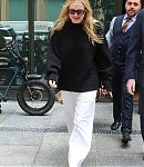 dakotafanningdaily-outinnewyork-002.jpg