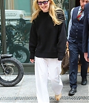 dakotafanningdaily-outinnewyork-003.jpg