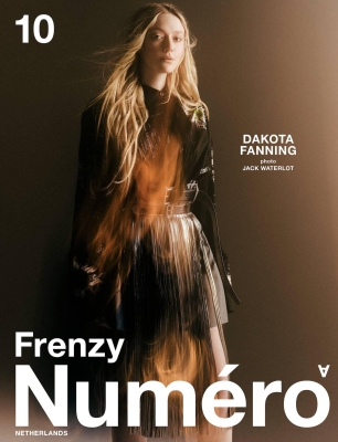 dakotafanningdaily-numero-001.jpg