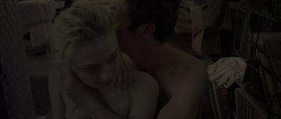 dakotafanningdaily-vienaandthefantomes-01539.jpg