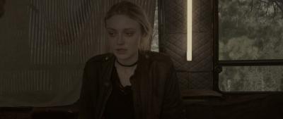 dakotafanningdaily-vienaandthefantomes-02282.jpg