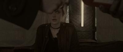 dakotafanningdaily-vienaandthefantomes-02286.jpg