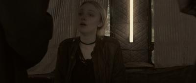 dakotafanningdaily-vienaandthefantomes-02297.jpg