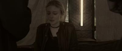 dakotafanningdaily-vienaandthefantomes-02303.jpg
