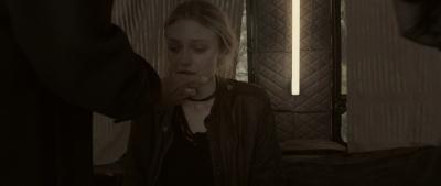 dakotafanningdaily-vienaandthefantomes-02304.jpg