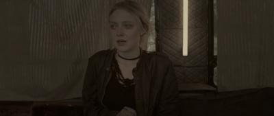 dakotafanningdaily-vienaandthefantomes-02349.jpg