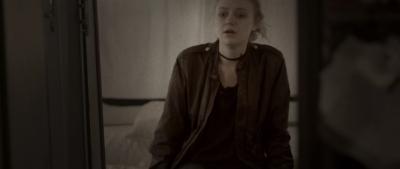 dakotafanningdaily-vienaandthefantomes-02375.jpg