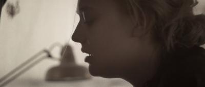 dakotafanningdaily-vienaandthefantomes-02456.jpg