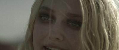 dakotafanningdaily-vienaandthefantomes-02524.jpg