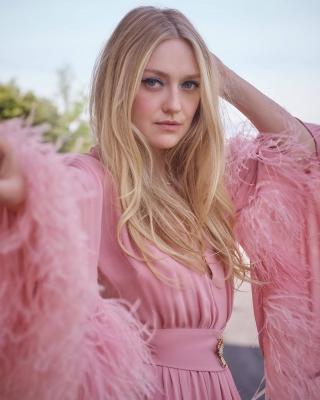 dakotafanningdaily-laurendukoff-019.jpg