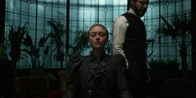 dakotafanningdaily-labyrinth-00049.jpg