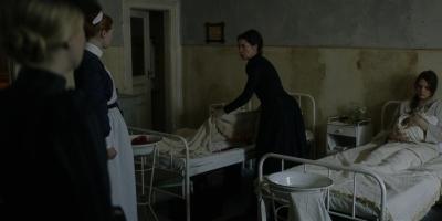 dakotafanningdaily-labyrinth-00529.jpg