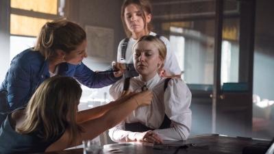 dakotafanningdaily-theangelofdarkness-bts-010.jpg