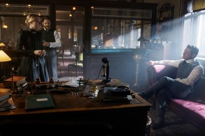 dakotafanningdaily-theangelofdarkness-promotionalstills-003.jpg