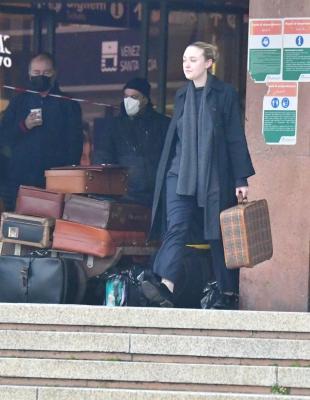 dakotafanningdaily-onsetinvenice-0066.jpg
