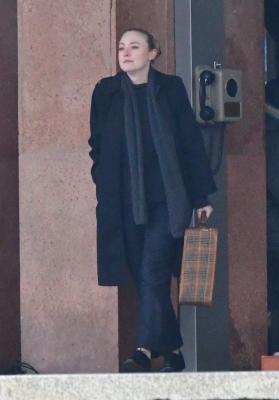 dakotafanningdaily-onsetinvenice-0069.jpg