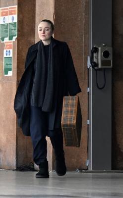 dakotafanningdaily-onsetinvenice-0109.jpg