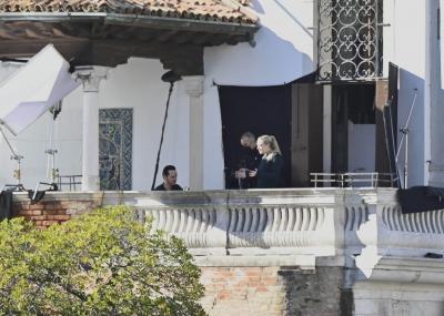 dakotafanningdaily-onsetinvenice-002.jpg