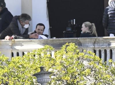 dakotafanningdaily-onsetinvenice-003.jpg