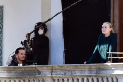 dakotafanningdaily-onsetinvenice-013.jpg