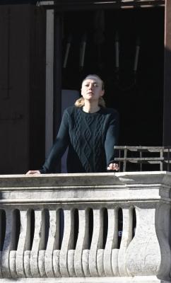 dakotafanningdaily-onsetinvenice-022.jpg