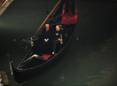dakotafanningdaily-onsetinvenice-004.png