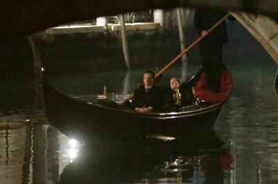 dakotafanningdaily-onsetinvenice-018.jpg
