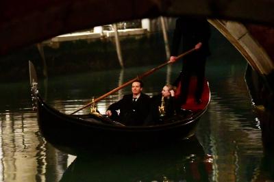 dakotafanningdaily-onsetinvenice-024.jpg