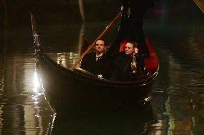 dakotafanningdaily-onsetinvenice-027.jpg