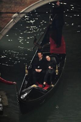 dakotafanningdaily-onsetinvenice-041.jpg