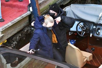 dakotafanningdaily-onsetinvenice-026.jpg