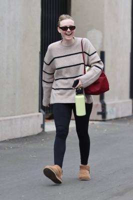 dakotafanningdaily-leavingaworkoutclass-004.jpg