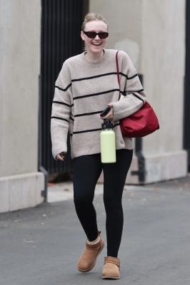 dakotafanningdaily-leavingaworkoutclass-013.jpg